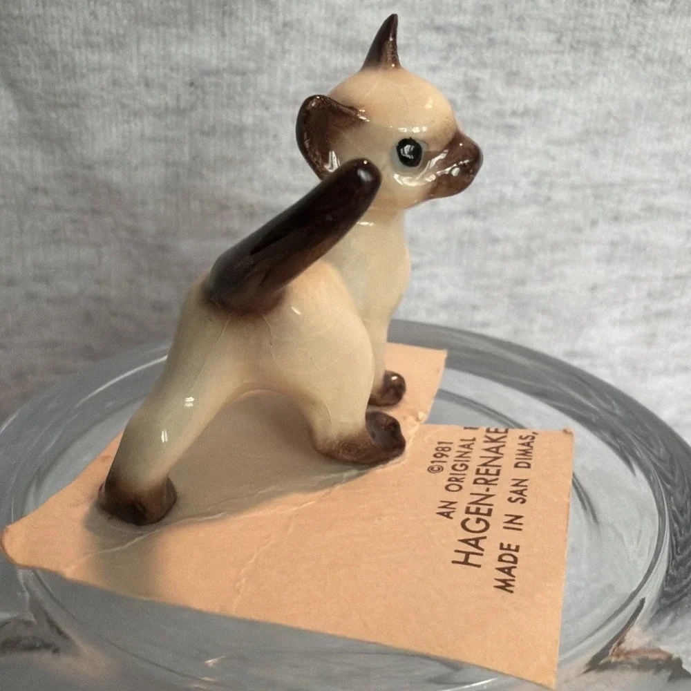 Hagen-Renaker Standing Siamese Cat Tiny Kitten figurine Vintage 1981 Retired
